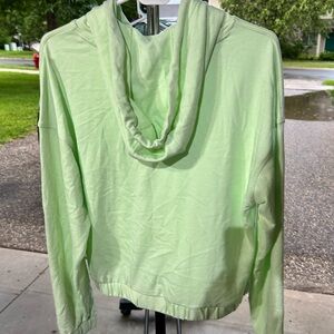 Minty green Calvin Klein set. Top is medium bottom is large.